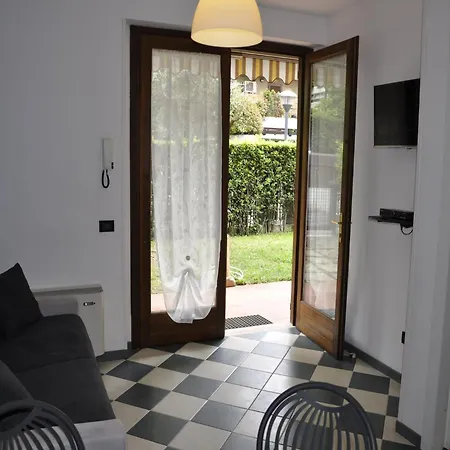 Vibrant In With Swimming Pool Near 2 Lakes * לאזיסה