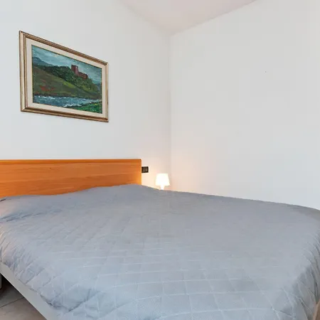 Vibrant In With Swimming Pool Near 2 Lakes Casa vacanze