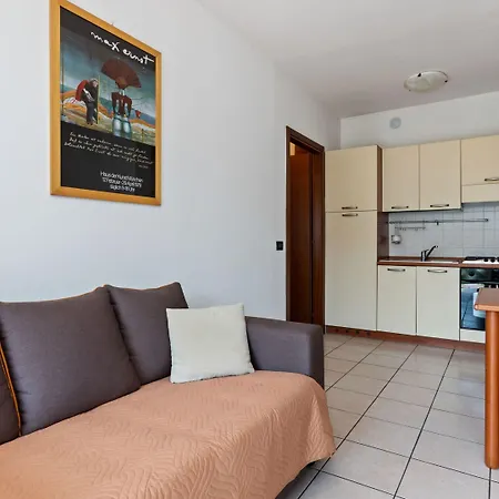 Vibrant In With Swimming Pool Near 2 Lakes Lazise