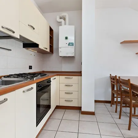 Casa vacanze Vibrant In With Swimming Pool Near 2 Lakes *