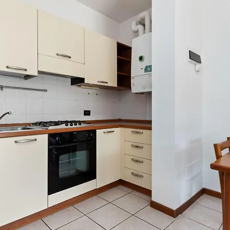 Vibrant In With Swimming Pool Near 2 Lakes Casa vacanze Lazise
