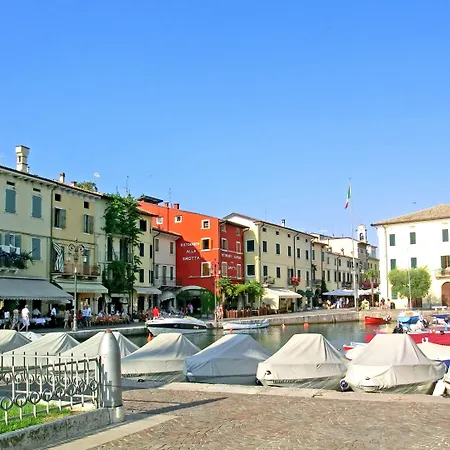 Vibrant In With Swimming Pool Near 2 Lakes Lazise
