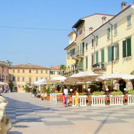 Vibrant In With Swimming Pool Near 2 Lakes Casa vacanze Lazise